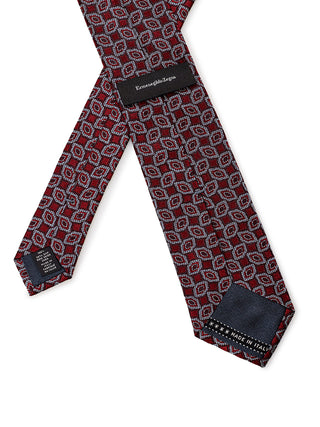Elegant Silk Tie In Dark Red