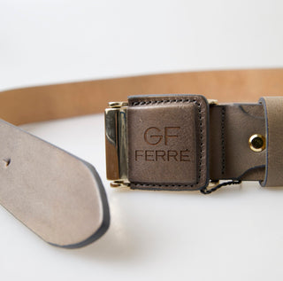 Elegant Leather Fashion Belt With Engraved Buckle