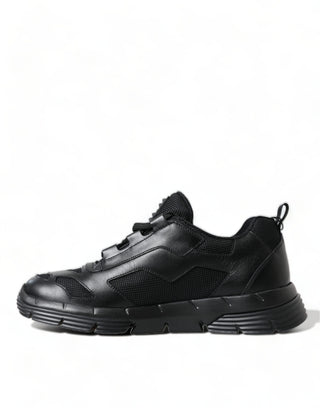 Sleek Low Top Leather Sneakers In Timeless Black