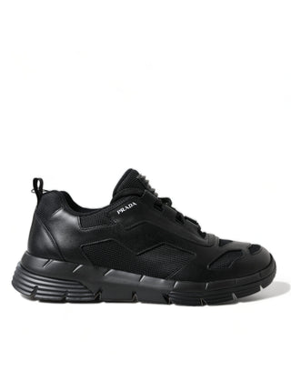 Sleek Low Top Leather Sneakers In Timeless Black