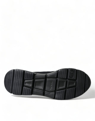 Sleek Low Top Leather Sneakers In Timeless Black