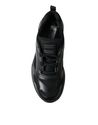 Sleek Low Top Leather Sneakers In Timeless Black