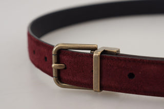 Elegant Leather Belt With Metal Buckle Closure