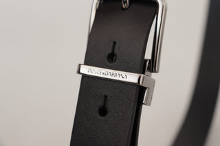 Elegant Black Leather Belt With Metal Buckle