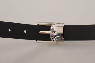 Elegant Leather Belt With Metal Buckle