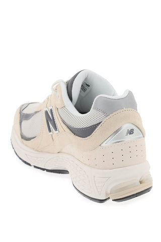 2002r Sneakers