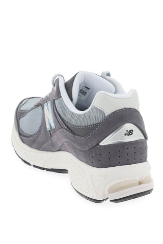 2002r Sneakers
