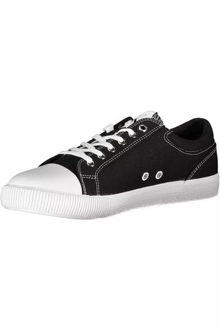 Elegant Black Sneakers With Contrasting Sole