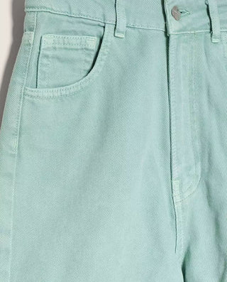 Chic Green Cotton Shorts with Classic Five-Pocket Design