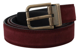 Elegant Leather Belt With Metal Buckle Closure